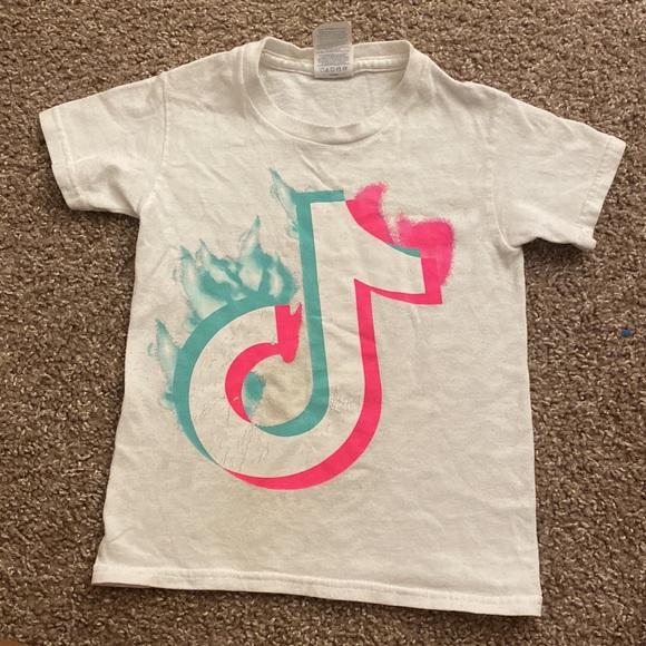 🤍Tik Tok Tee🤍 - Picture 1 of 4